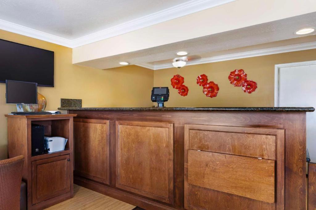Best Western Hanford Inn Екстер'єр фото