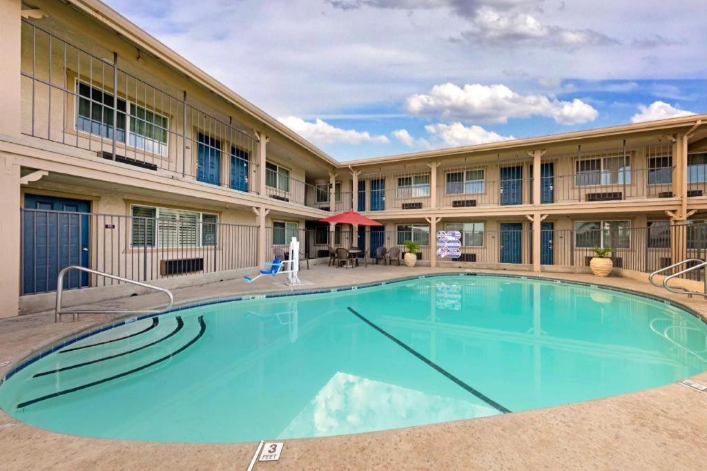 Best Western Hanford Inn Екстер'єр фото