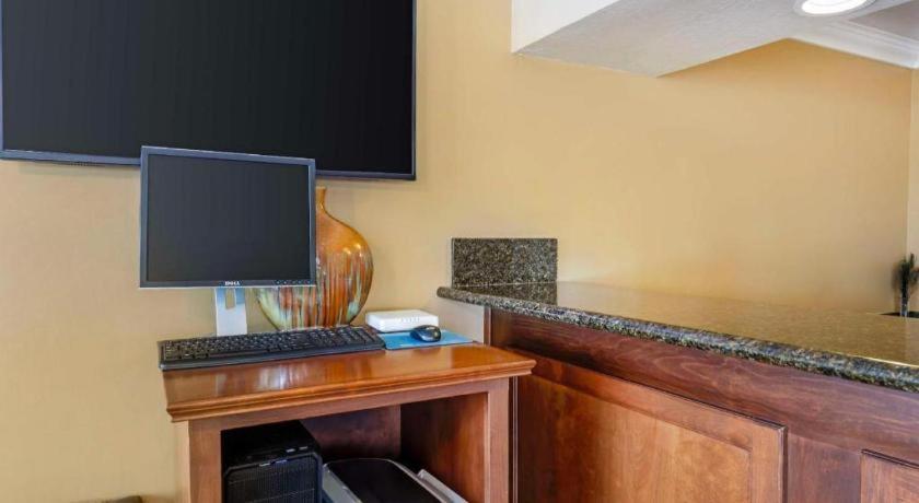 Best Western Hanford Inn Екстер'єр фото
