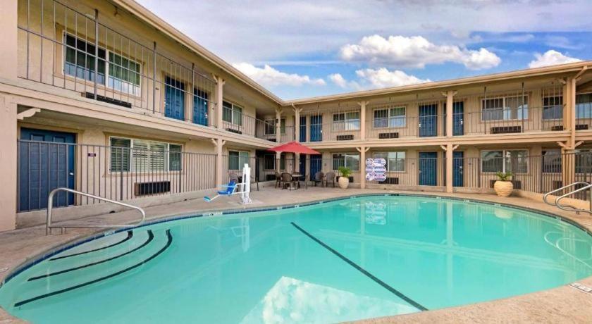 Best Western Hanford Inn Екстер'єр фото
